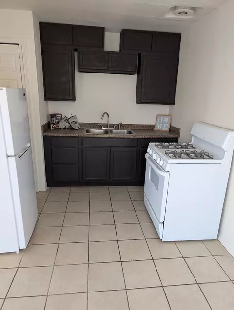 1390 Riverside Dr, Barstow, CA 92311 photo 6