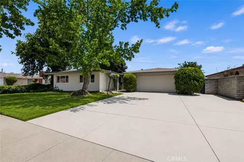 Exterior - 731 E 40th St, San Bernardino, CA 92404 photo 4 of 12
