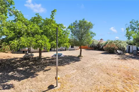 Exterior - 13423 Palm, Hesperia, CA 92344 photo 5 of 8