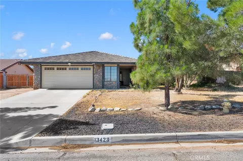 Exterior - 13423 Palm, Hesperia, CA 92344 photo 1 of 8