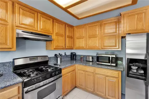 Kitchen - 13423 Palm, Hesperia, CA 92344 photo 5 of 5