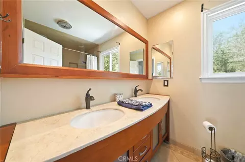 Bath - 26210 Circle Dr, Lake Arrowhead, CA 92352 photo 3 of 6