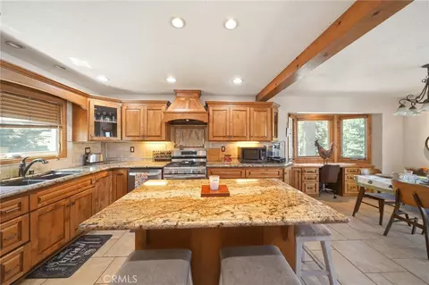 Kitchen - 26210 Circle Dr, Lake Arrowhead, CA 92352 photo 7 of 7