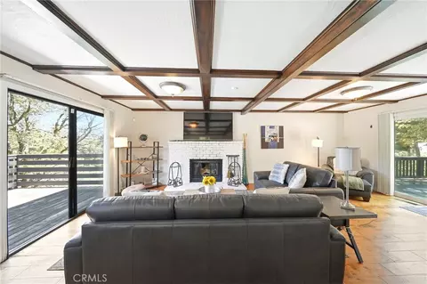 Living - 26210 Circle Dr, Lake Arrowhead, CA 92352 photo 4 of 4