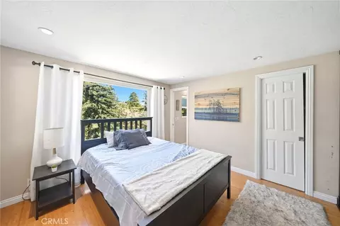 Bedroom - 26210 Circle Dr, Lake Arrowhead, CA 92352 photo 4 of 13