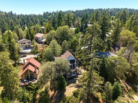 View/Area - 26210 Circle Dr, Lake Arrowhead, CA 92352 photo 1 of 5