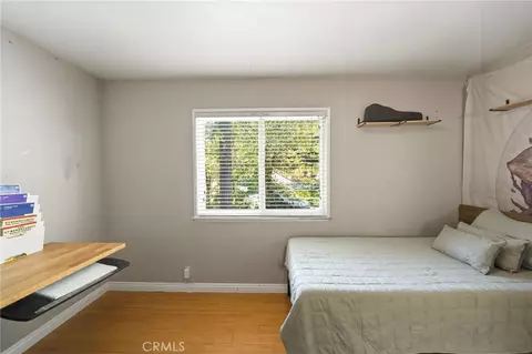Bedroom - 26210 Circle Dr, Lake Arrowhead, CA 92352 photo 10 of 13
