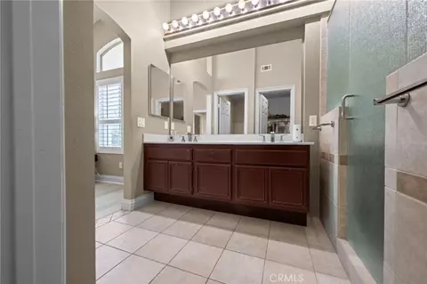 Bath - 497 Bannister Way #B, Simi Valley, CA 93065 photo 2 of 3