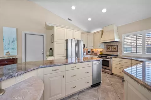 Kitchen - 497 Bannister Way #B, Simi Valley, CA 93065 photo 4 of 7