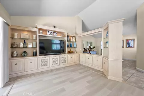 Living - 497 Bannister Way #B, Simi Valley, CA 93065 photo 3 of 4