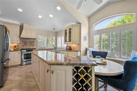 Kitchen - 497 Bannister Way #B, Simi Valley, CA 93065 photo 2 of 7