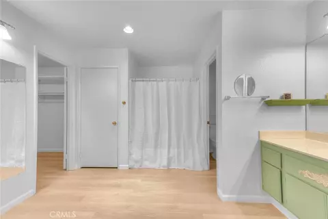 Bath - 16446 Swiftwing Ct, Chino Hills, CA 91709 photo 2 of 4