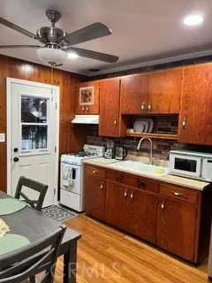 Kitchen - 384 Ca-138, Crestline, CA 92325 photo 1 of 1