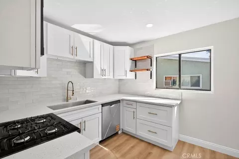Kitchen - 925 E Appleton, Long Beach, CA 90802 photo 4 of 5