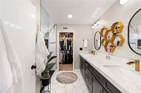 Bath - 1748 Eastview Ave, Upland, CA 91784 photo 2 of 5