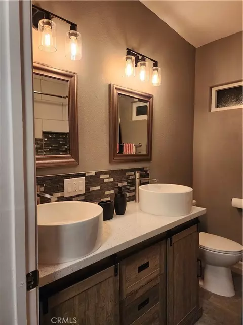 Bath - 404 D St, Needles, CA 92363 photo 6 of 7
