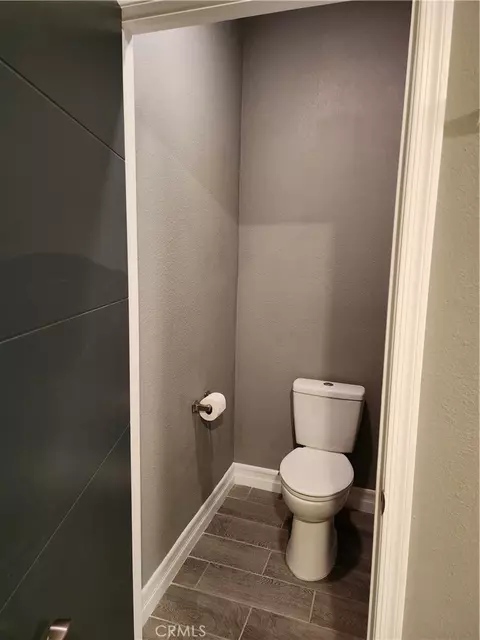 Bath - 404 D St, Needles, CA 92363 photo 3 of 7