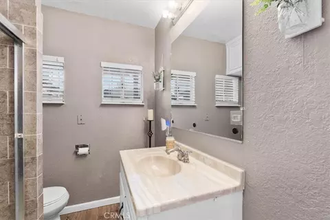 Bath - 3974 5th St, Riverside, CA 92501 photo 2 of 4