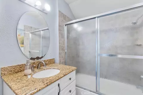 Bath - 3974 5th St, Riverside, CA 92501 photo 4 of 4