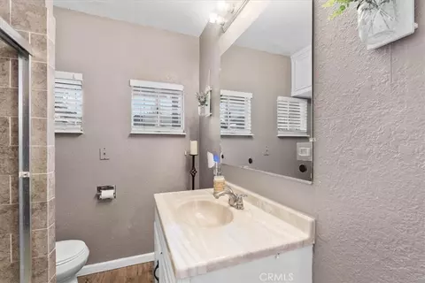 Bath - 3974 5th St, Riverside, CA 92501 photo 2 of 4