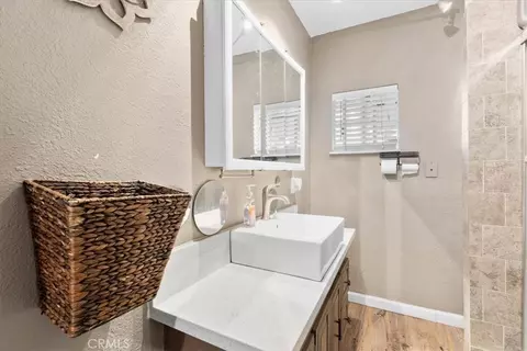 Bath - 3974 5th St, Riverside, CA 92501 photo 1 of 4