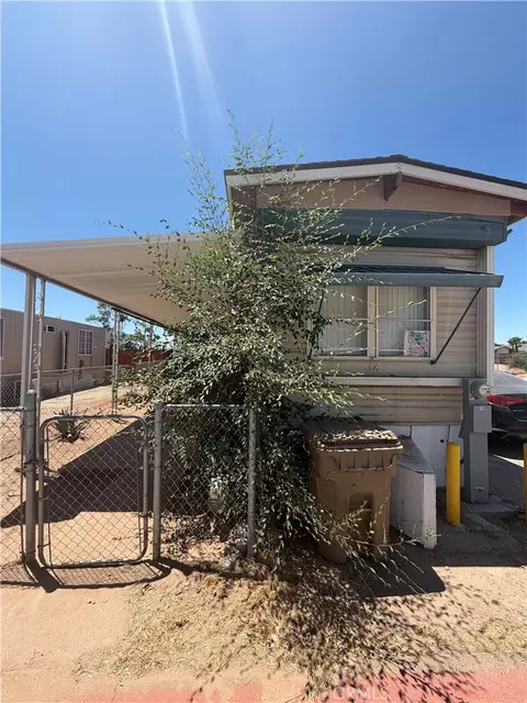 9120 Hesperia Rd #18, Hesperia, CA 92345