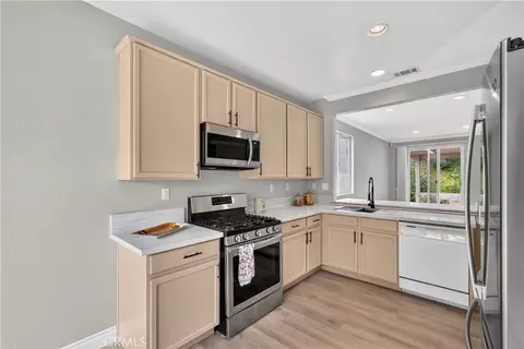 11748 Fairway Dr, Yucaipa, CA 92399 photo 6