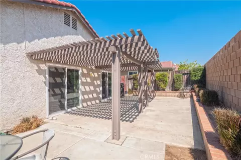 Exterior - 1237 S Althea Ave, Rialto, CA 92376 photo 4 of 8