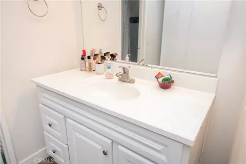 Bath - 1237 S Althea Ave, Rialto, CA 92376 photo 5 of 6
