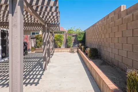 Exterior - 1237 S Althea Ave, Rialto, CA 92376 photo 6 of 10