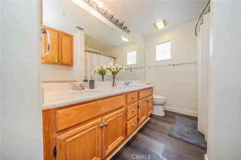 Bath - 1413 Gold Buckle Ct, Redlands, CA 92374 photo 3 of 3