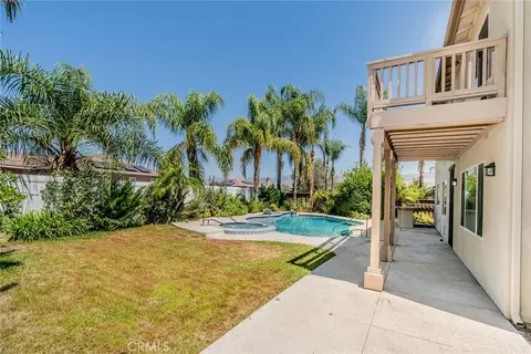 Exterior - 1413 Gold Buckle Ct, Redlands, CA 92374 photo 6 of 11
