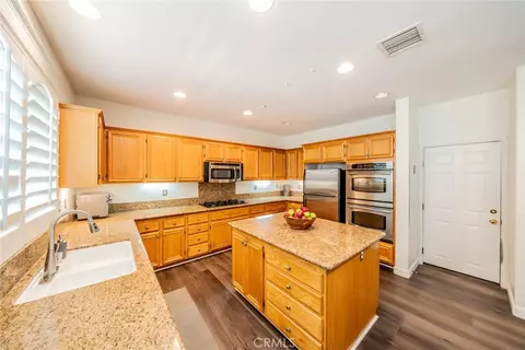Kitchen - 1413 Gold Buckle Ct, Redlands, CA 92374 photo 1 of 2