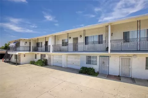 8219 2nd St, Paramount, CA 90723 photo 2