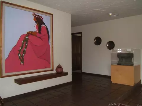 Entry Way - 15201 Pocahantas, Apple Valley, CA 92307 photo 2 of 3