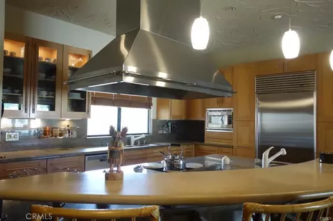 Kitchen - 15201 Pocahantas, Apple Valley, CA 92307 photo 1 of 6
