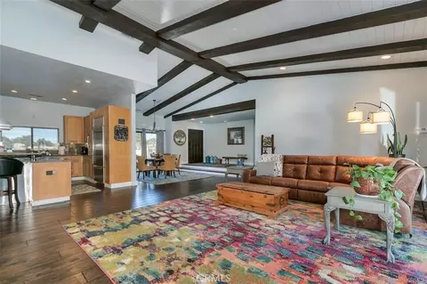 Living - 15201 Pocahantas, Apple Valley, CA 92307 photo 1 of 3