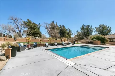 Exterior - 15201 Pocahantas, Apple Valley, CA 92307 photo 3 of 10