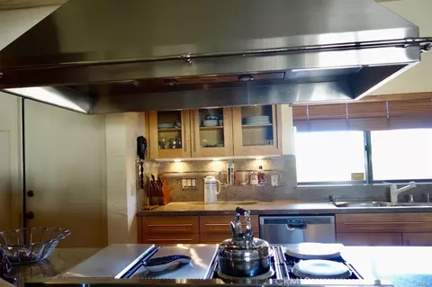 Kitchen - 15201 Pocahantas, Apple Valley, CA 92307 photo 6 of 6
