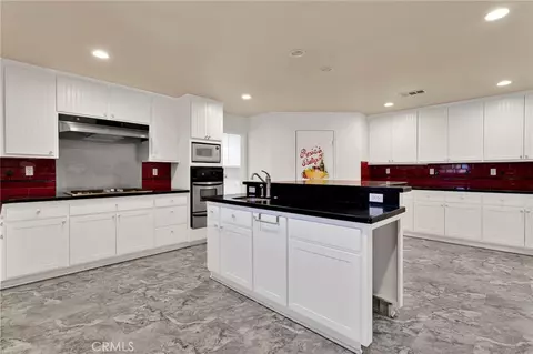 Kitchen - 18663 Mojave St, Hesperia, CA 92345 photo 3 of 6