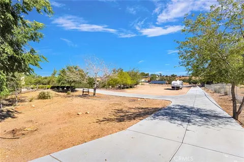 Exterior - 18663 Mojave St, Hesperia, CA 92345 photo 10 of 10