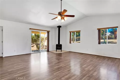 Living - 18663 Mojave St, Hesperia, CA 92345 photo 5 of 6