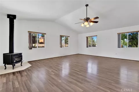 Living - 18663 Mojave St, Hesperia, CA 92345 photo 4 of 6