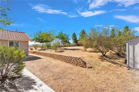 Exterior - 18663 Mojave St, Hesperia, CA 92345 photo 6 of 10