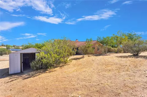 Exterior - 18663 Mojave St, Hesperia, CA 92345 photo 9 of 10
