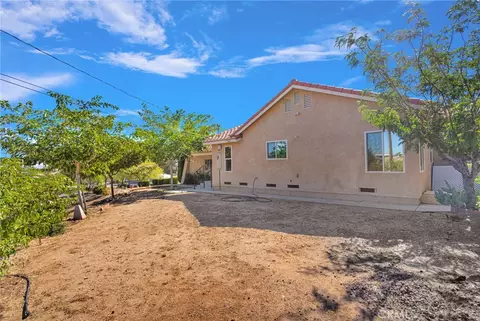 Exterior - 18663 Mojave St, Hesperia, CA 92345 photo 4 of 10