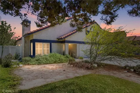 8742 Feathertop Rd, Riverside, CA 92508