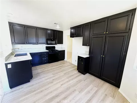 Kitchen - 39858 Amberley Cir, Temecula, CA 92591 photo 2 of 2