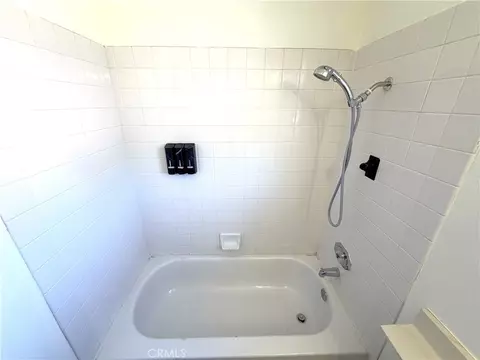 Bath - 39858 Amberley Cir, Temecula, CA 92591 photo 3 of 4