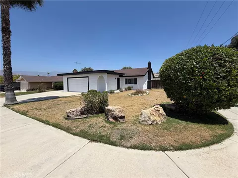 1502 Berkeley Dr, Redlands, CA 92374 photo 2